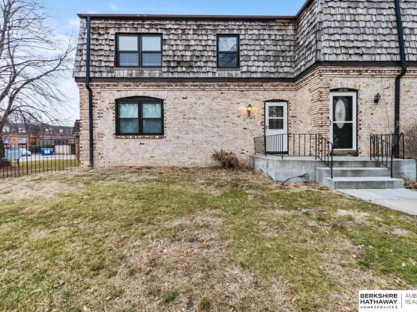 12796 Deauville Dr, Omaha, NE 68137