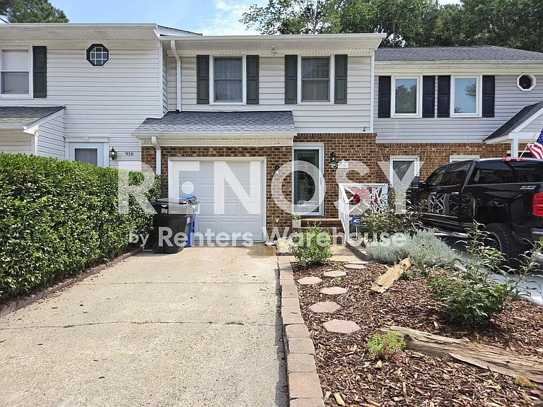 914 Wildwood Square Ct — Photo 1
