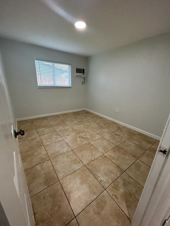 1119 NW 6th Ave APT 4, photo 7