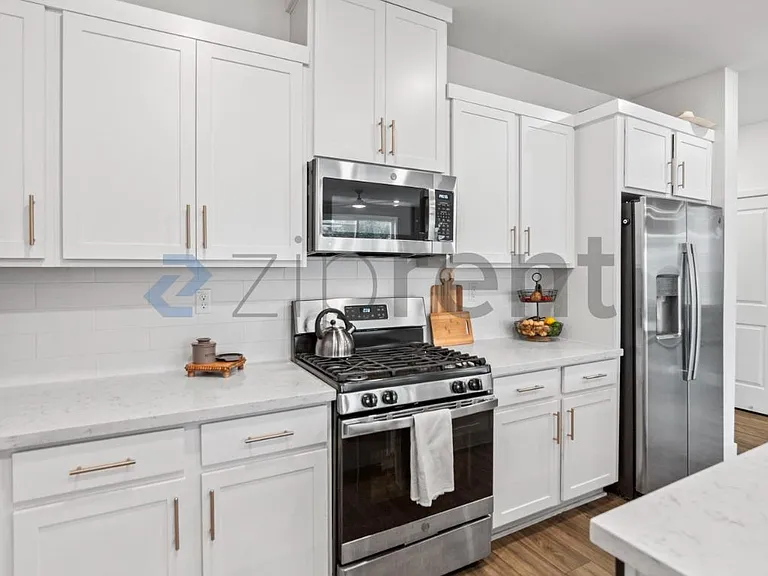 5996 Markham Dr — Photo 13