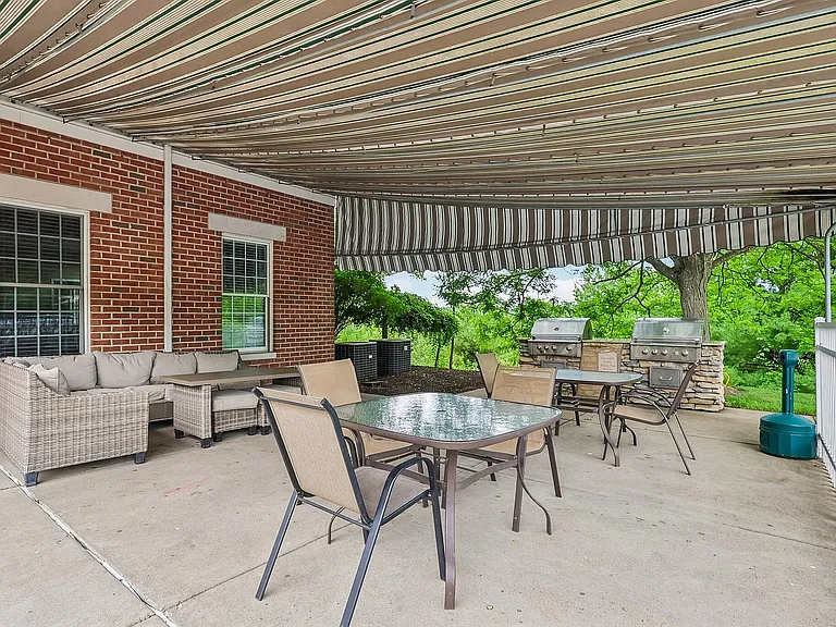 Charming outdoor patio