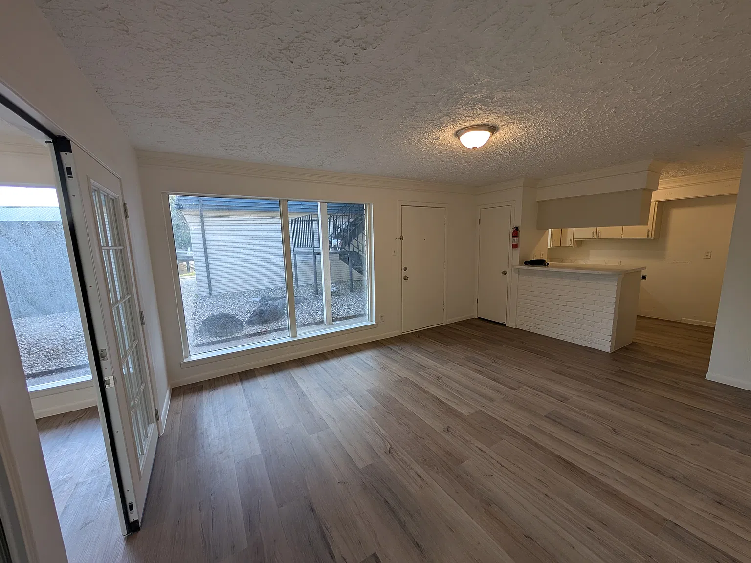 3 bed, $1,500 — Photo 1