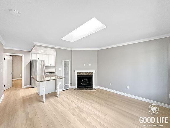 2nd image of 4224 46th St Unit 5
