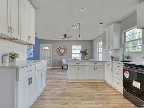 4th image of 321 Canavan Ave