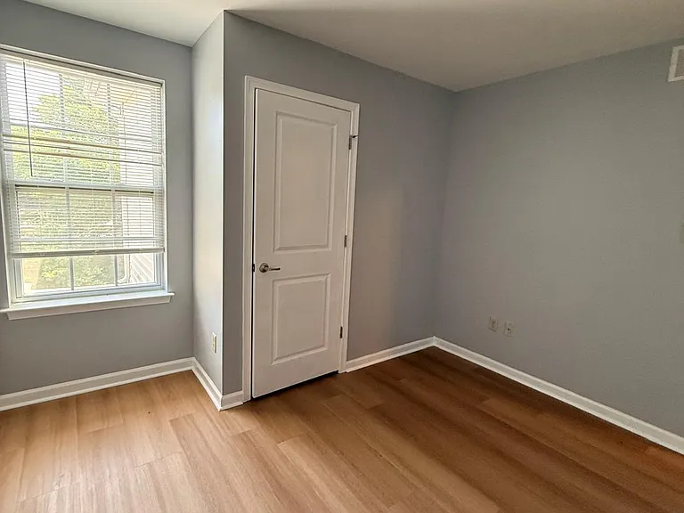 10 Rowand Way E — Photo 11