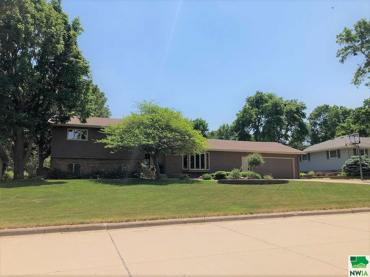 104 Briar Ln, Rock Rapids, IA 51246 Zillow