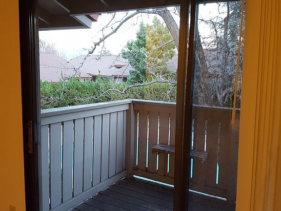 4th image of 100 Kinross Dr APT 46