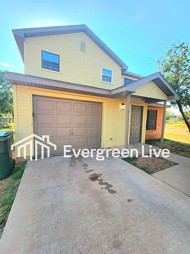 200 Raven Dr Photo 1