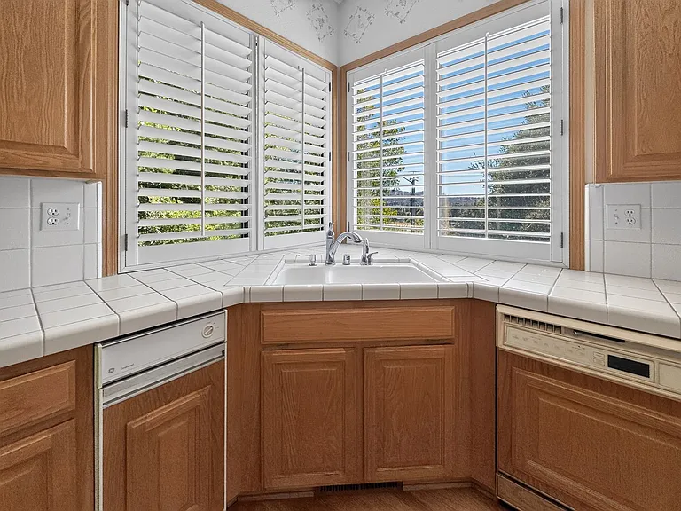 507 Woodfern Ct — Photo 12