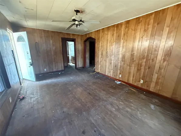 227 24th St NW, Paris, TX 75460