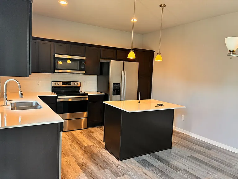15133 Foxglove Ln — Photo 3