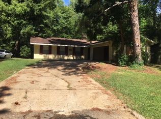 1719 Camellia Ln, Jackson, MS 39204