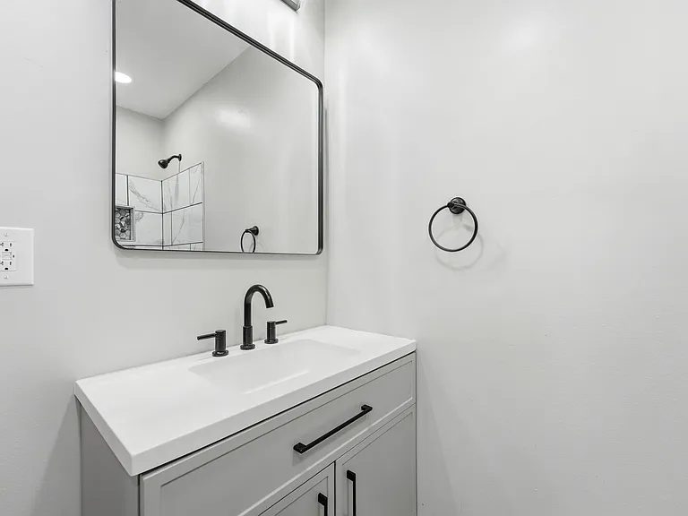 1106 Attica St — Photo 13
