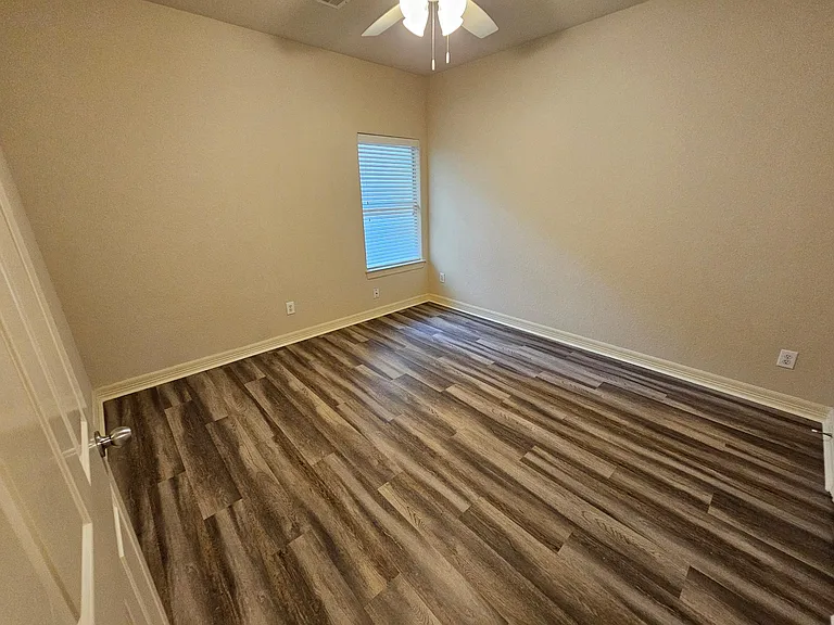 503 Birdsong Dr — Photo 44