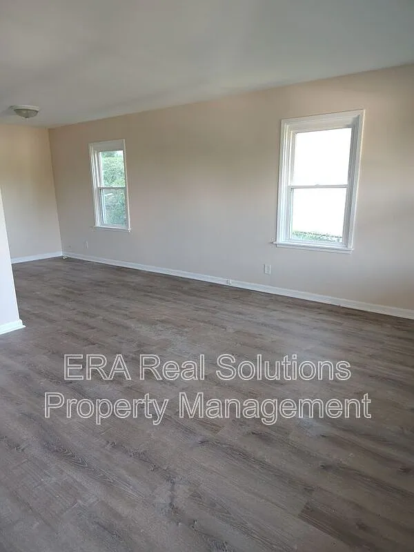 2 bed, 1.0 bath, 800 sqft, $1,550 — Photo 2