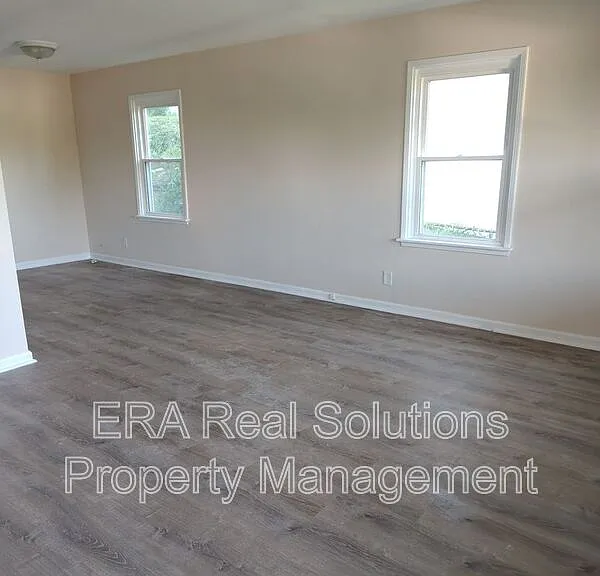 4245 Leeper St — Photo 2