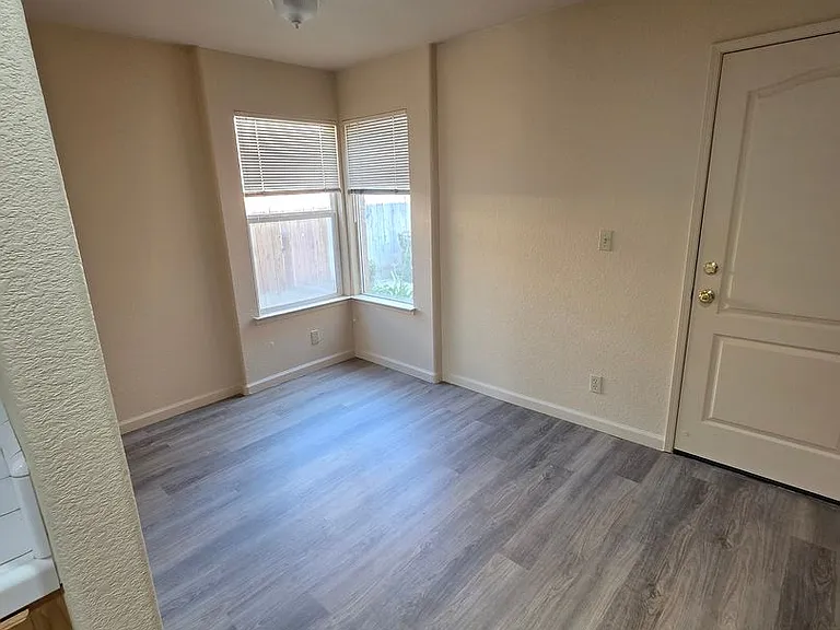 3600 Nadia Ct — Photo 2