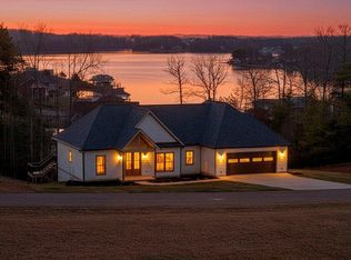 639 Compass Cove Cir, Moneta, VA 24121