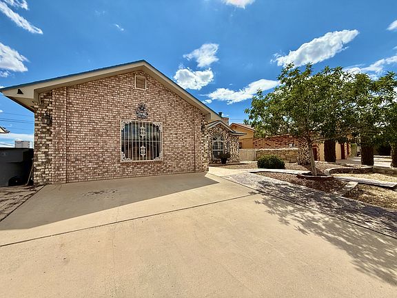3rd image of 12416 Flora Alba Dr