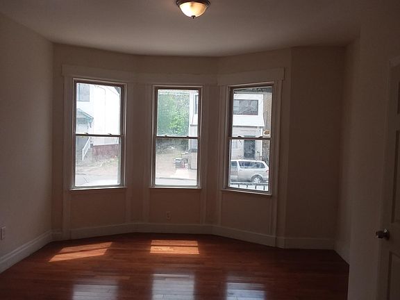 5th image of 880-882 S 16th St #3