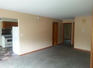 600 N East St APT 5, Marengo, IL 60152