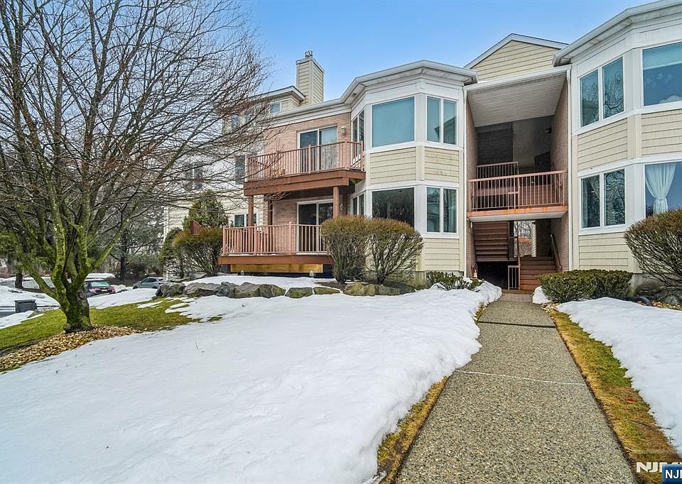 1st image of 69 Turnberry Rd APT 2