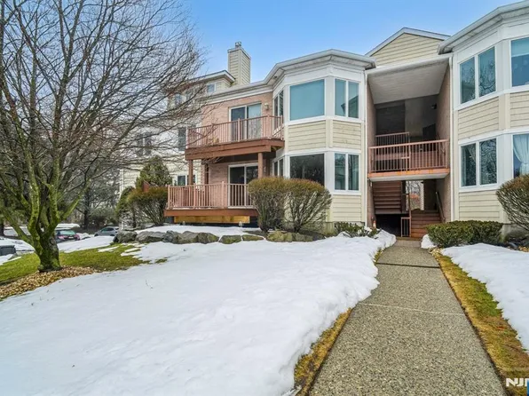 69 Turnberry Rd APT 2, Little Falls, NJ 07424