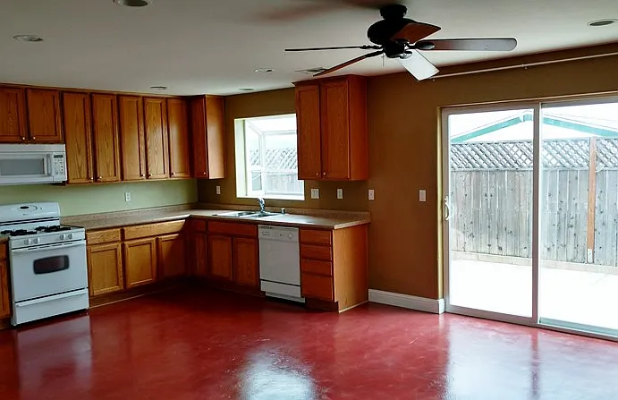 3 bed, 2.5 bath, 1400 sqft, $2,695 — Photo 3