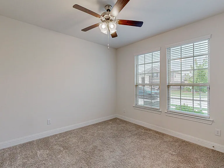 10925 Klondike Ln — Photo 18