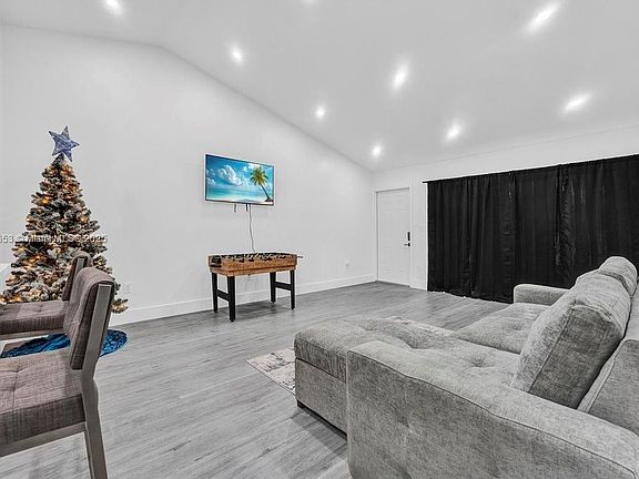4th image of 20328 NW 33rd Ave