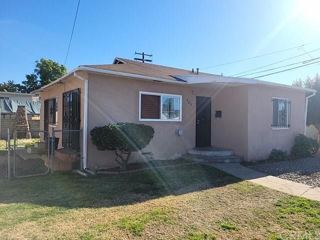 1st image of 320 E 18th St