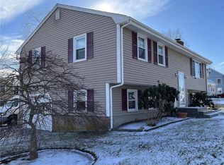 50 Hopeworth Ave, Bristol, RI 02809