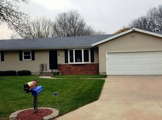 950 Daniel St, Sun Prairie, WI 53590