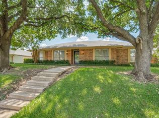 1509 Raintree Ct, Grand Prairie, TX 75050