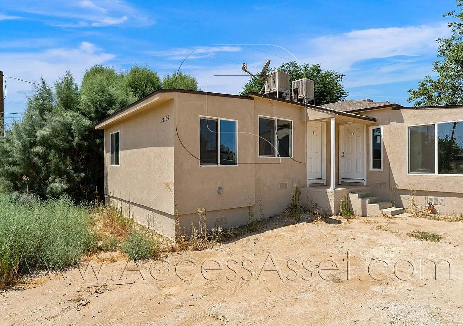 Cozy 2 Bed/1 Bath Duplex In Perris! — Photo 2