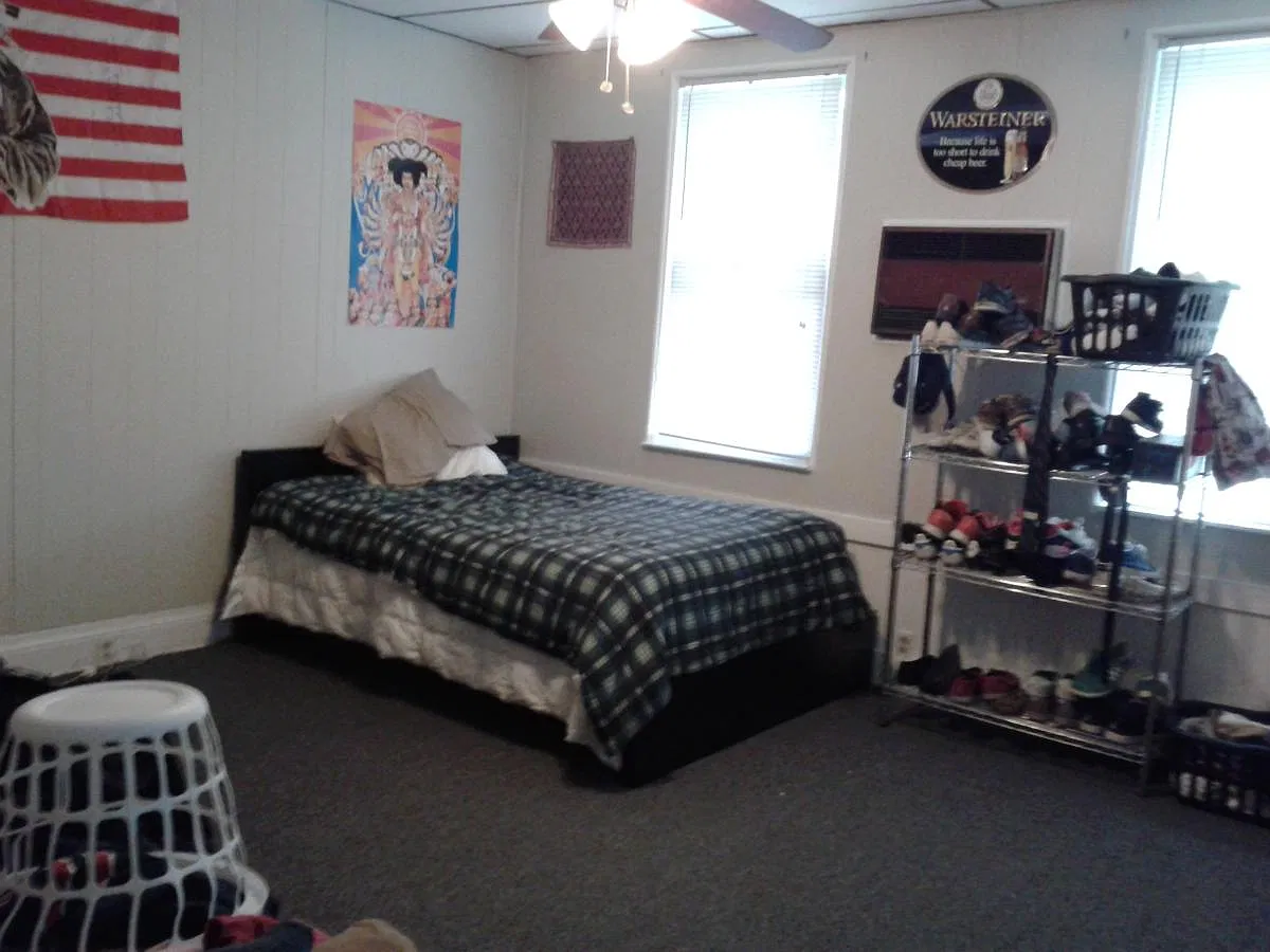 4 bed, 1428 sqft, $2,850 — Photo 2