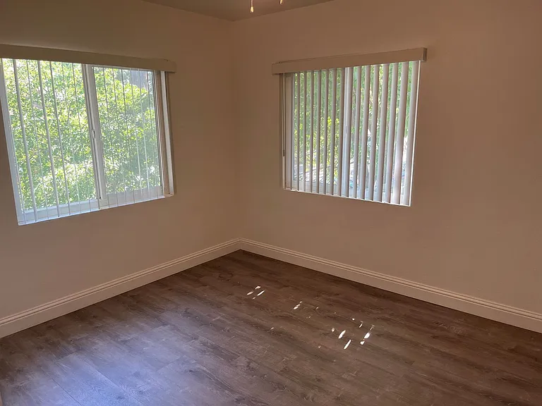 D Street Apartments — Photo 17