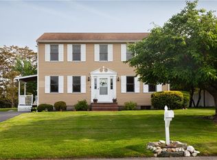63 Botelho Dr, Portsmouth, RI 02871