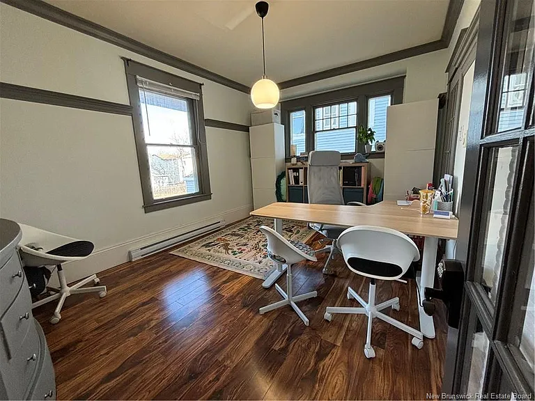 187 Botsford St — Photo 13