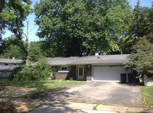 21W400 Ahlstrand Rd, Lombard, IL 60148