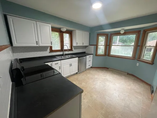 2967 N 84th St, Milwaukee, WI 53222