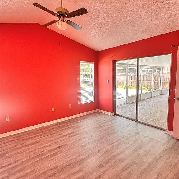 2070 Sarah Louise Dr — Photo 19
