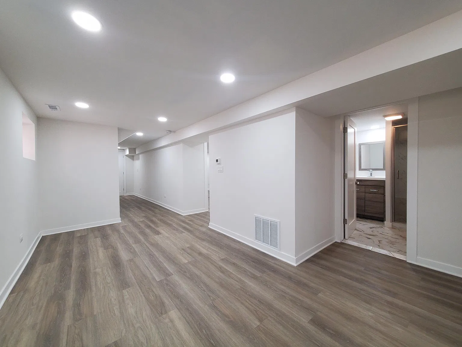 2 bed, 1000 sqft, $1,800 — Photo 4