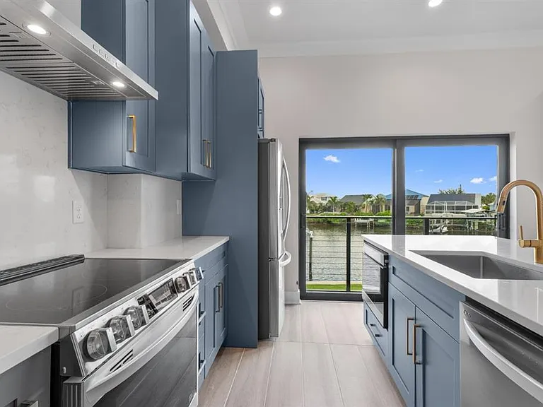 772 Gran Kaymen Way — Photo 10