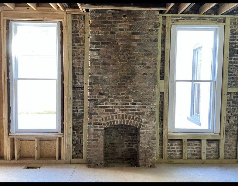 1st image of 579 W Short St