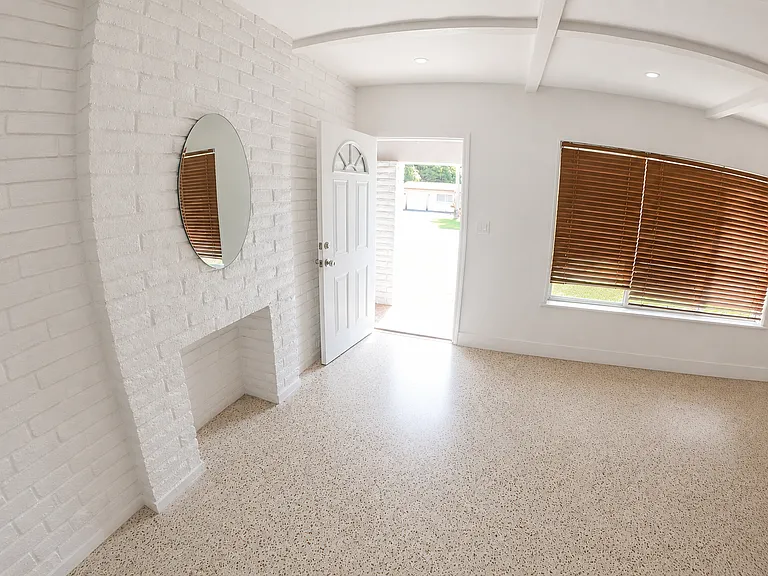 13330 NE 3rd Ct — Photo 7
