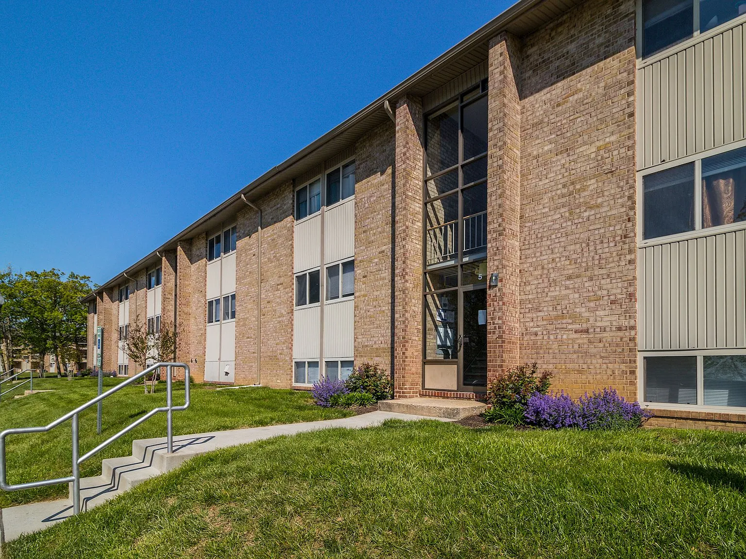 Tuscany Woods Apartments — Photo 3