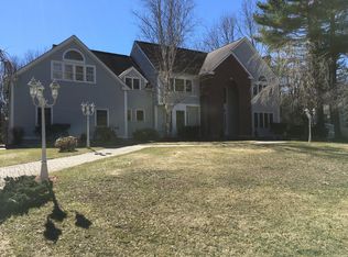 15 Catesby Lane, Bedford, NH 03110