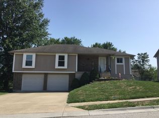 605 Valley Vw, Raymore, MO 64083