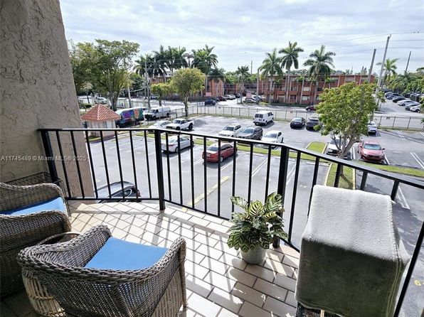 5199 NW 7th St APT 302, Miami, FL 33126